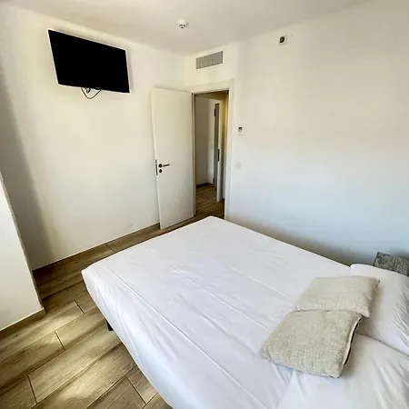 Agi Gloria 3* 罗萨斯