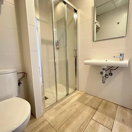 Agi Gloria Konukevi Roses