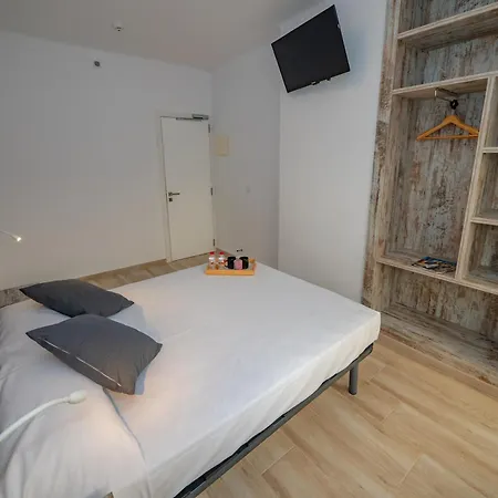 Konukevi Agi Gloria 3*