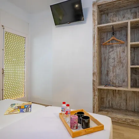 Agi Gloria Konukevi Roses